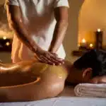 Slik fungerer ayurvedisk massasje helhetlig velvaere kropp sjel featured